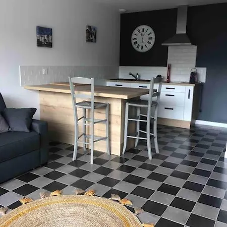 Entre Bois Et Mer, Chez Mathilde Et Jeremy