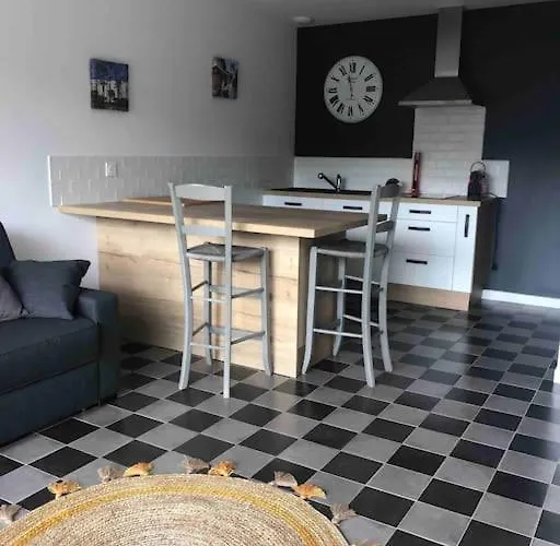 Entre Bois Et Mer, Chez Mathilde Et Jeremy